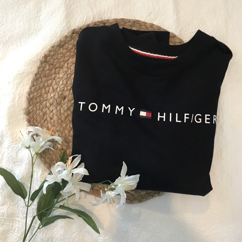EUC Tommy Hilfiger Logo Crewneck Sweatshirt